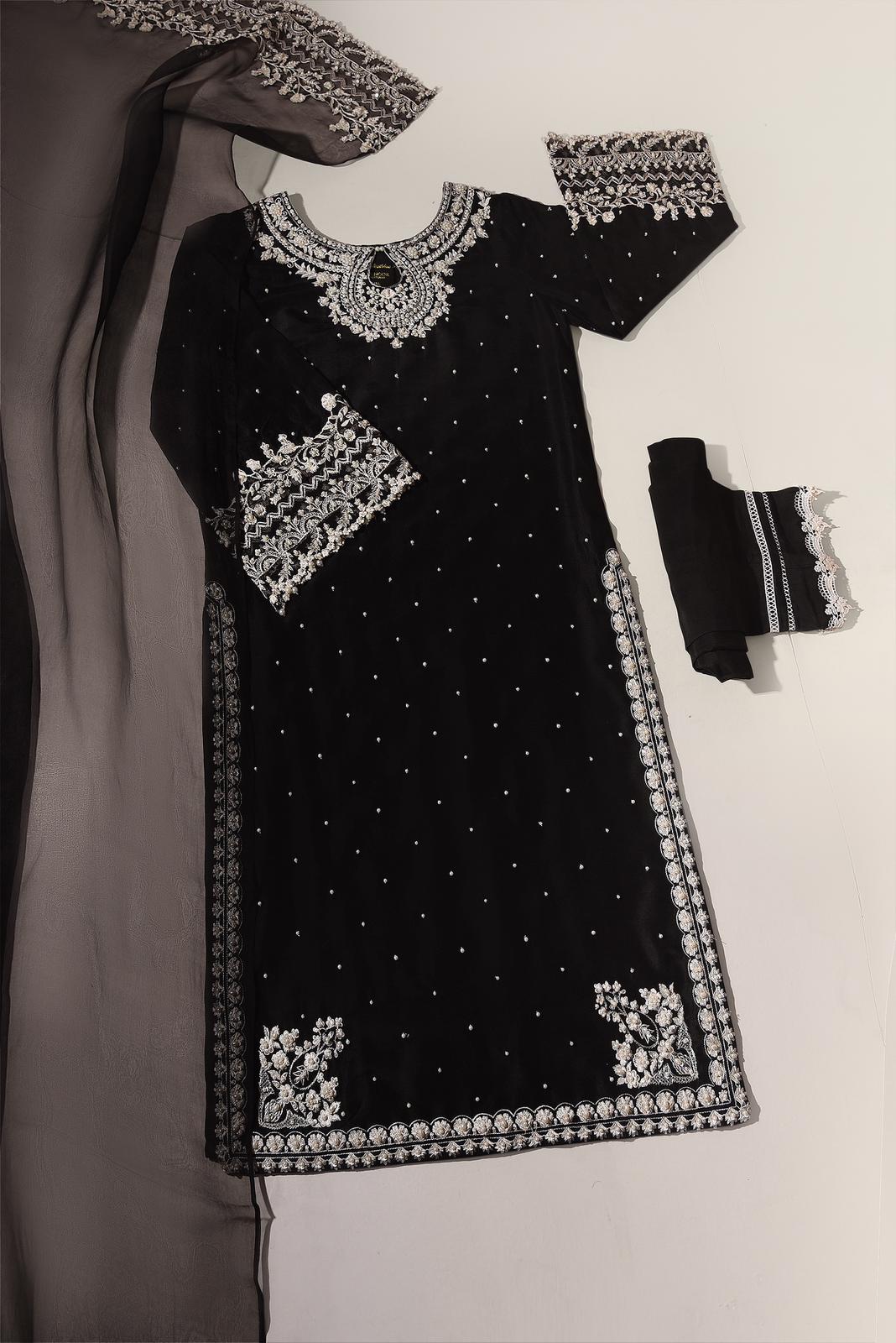 Black agha outlet noor kurta