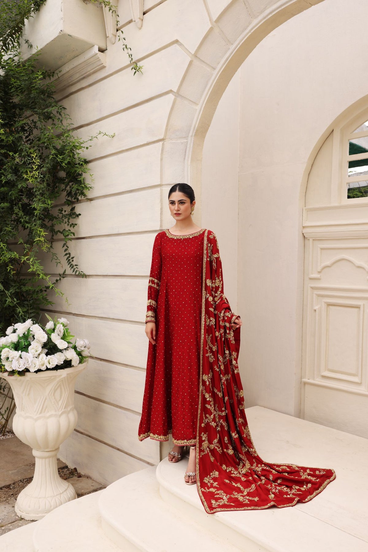 agha noor red dress We've picked pieces for the days you want to turn up, be noticed and still feel completely yourself. #AghaNoor's new arrivals are made for sunlit moments, unexpected invitations or just because you