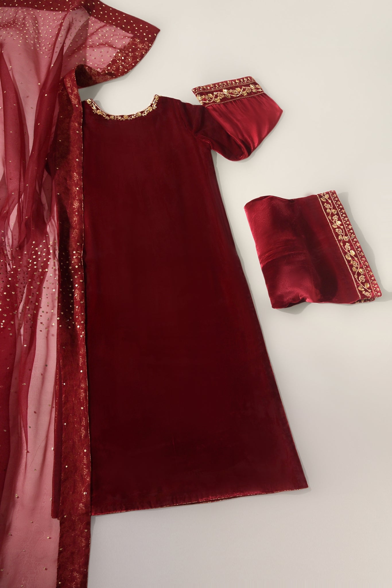 Maroon Velvet | Aghanoor Bridal Maroon Velvet | Aghanoor Bridal